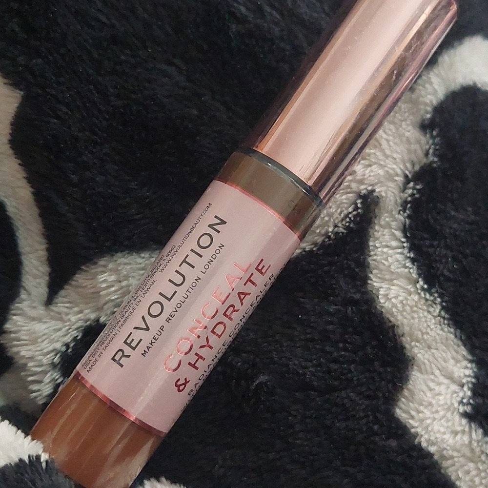 New Makeup revolution conceal and hydrate c14
